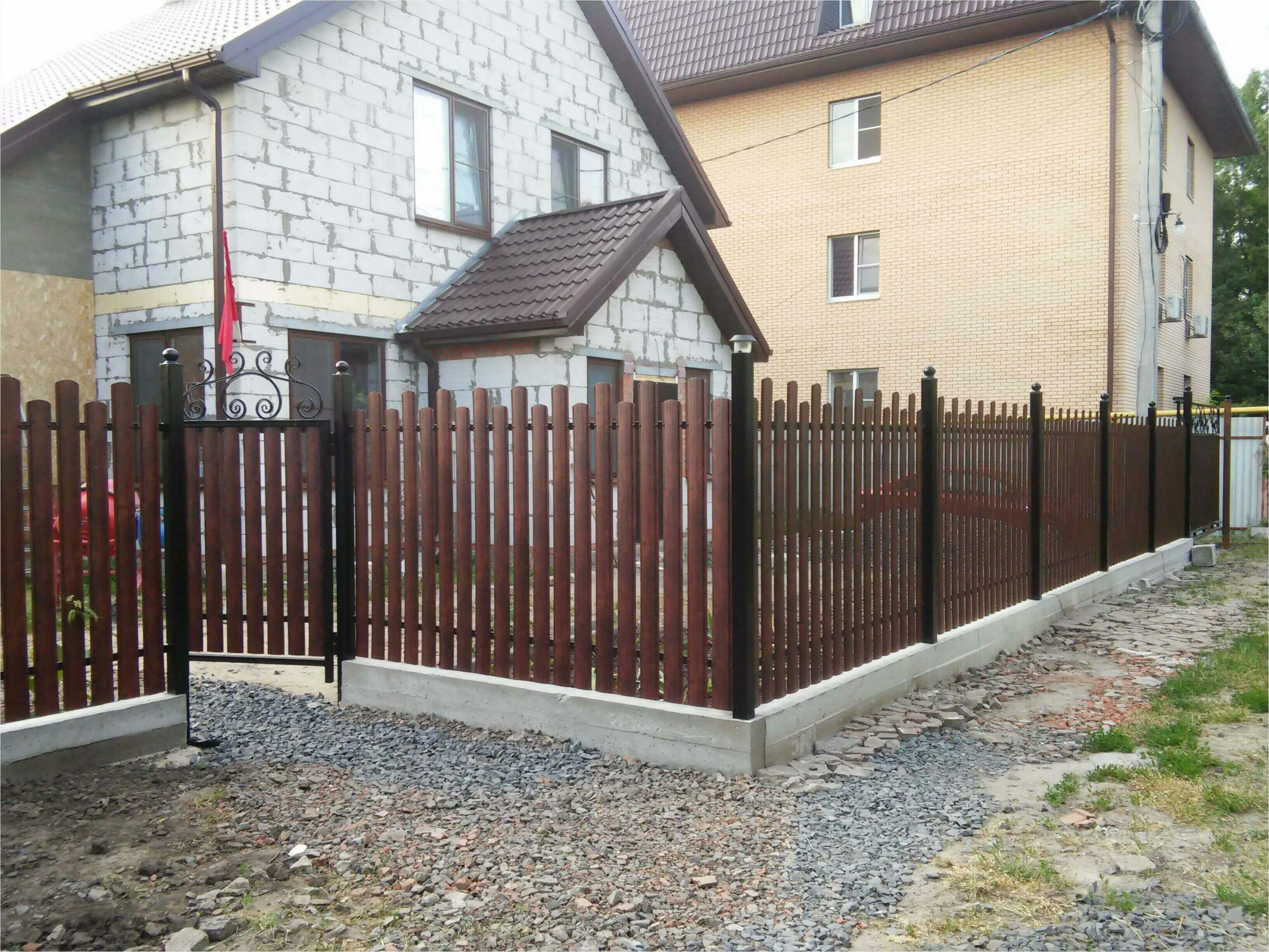 Забор из штакетника 90м фото5 в Омске