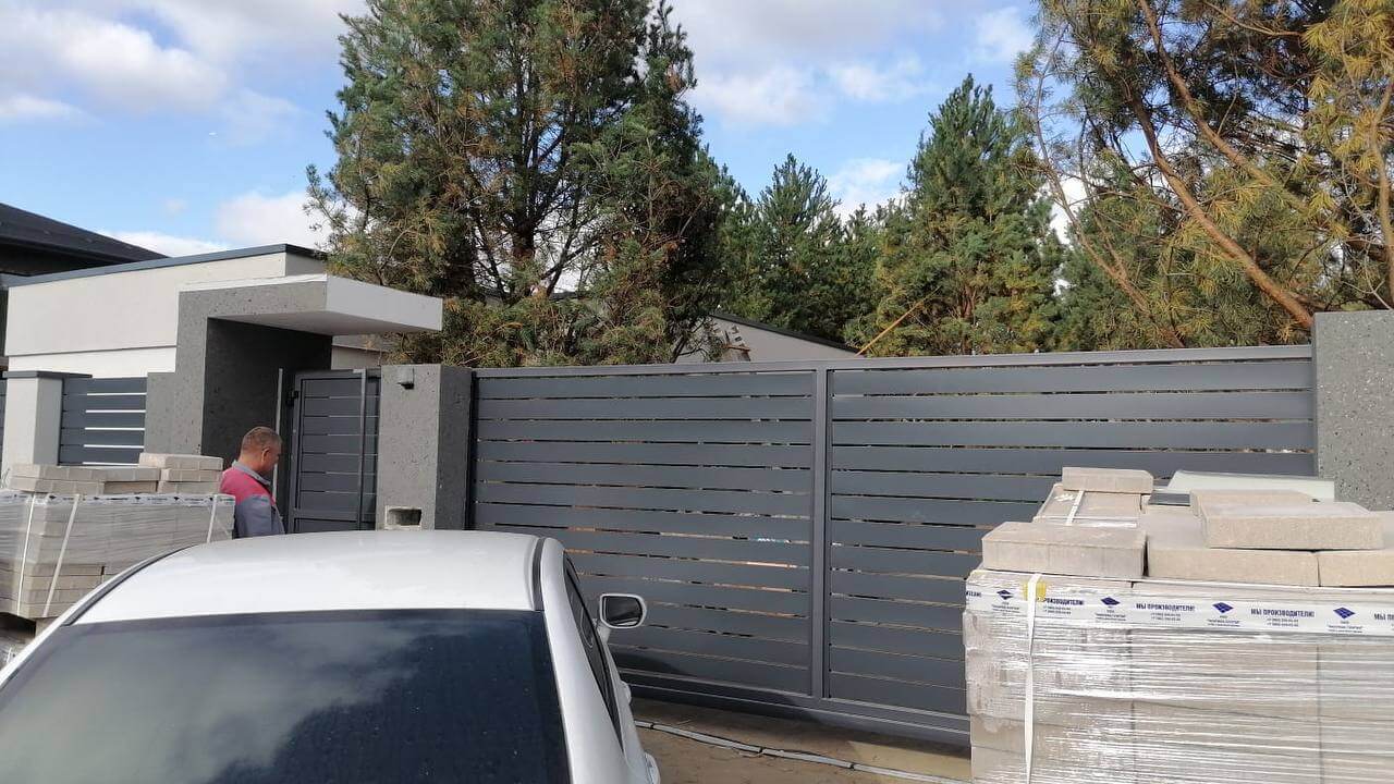 Забор-ранчо из металлопланкена 36м RAL7024 Серый Графит фото 3 в Омске