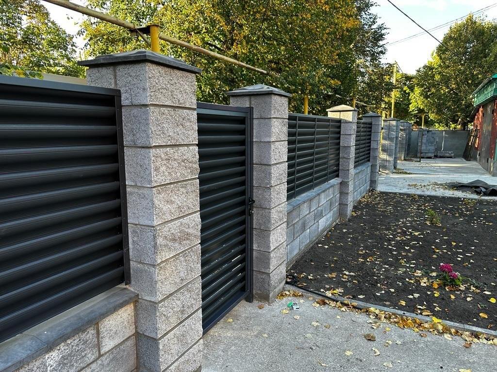 Забор-жалюзи 19м RAL7024/7024 Серый Графит двусторонний MATTE фото 1 в Омске