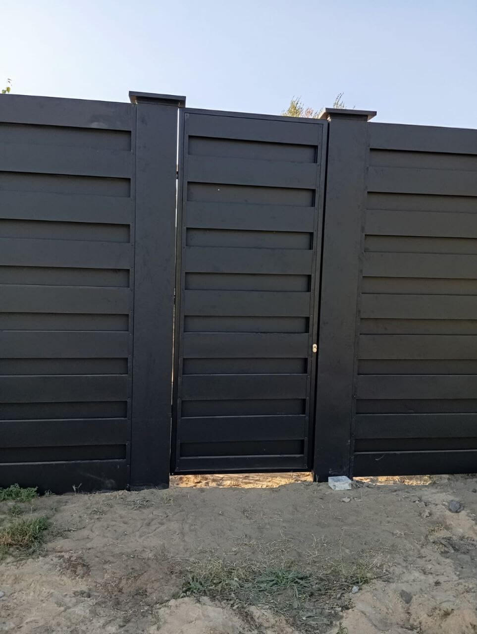 Забор-ранчо из металлопланкена 37м RAL9005 Черный МАТТЕ фото 3 в Омске
