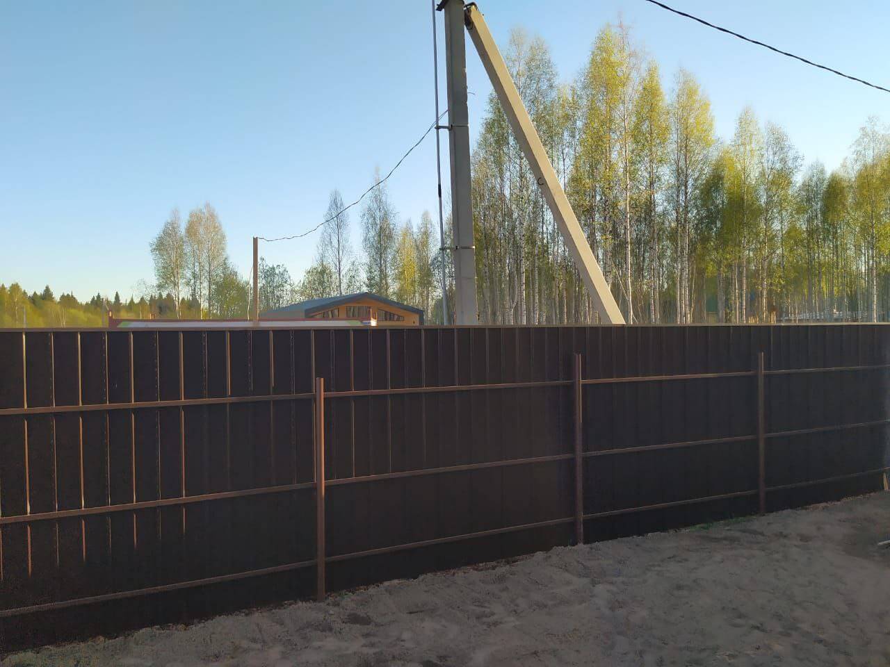 Забор из металлосайдинга ЕВРО-БРУС 25м Темный Каштан 3D Принтек фото 5 в Омске