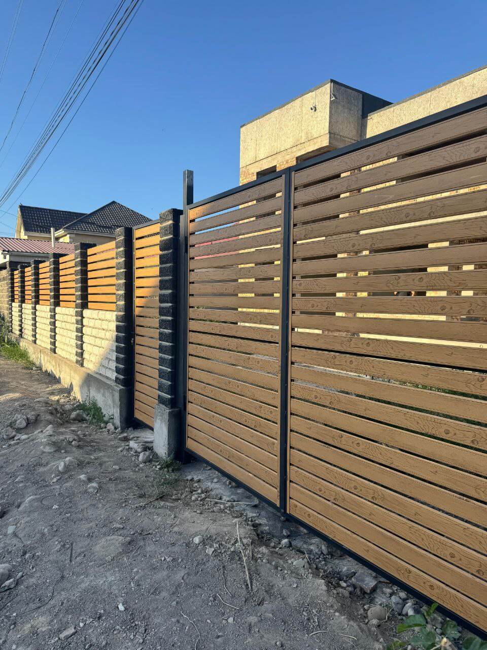 Забор-ранчо из металлопланкена 18м Светлый Дуб 3D Принтек фото 1 в Омске