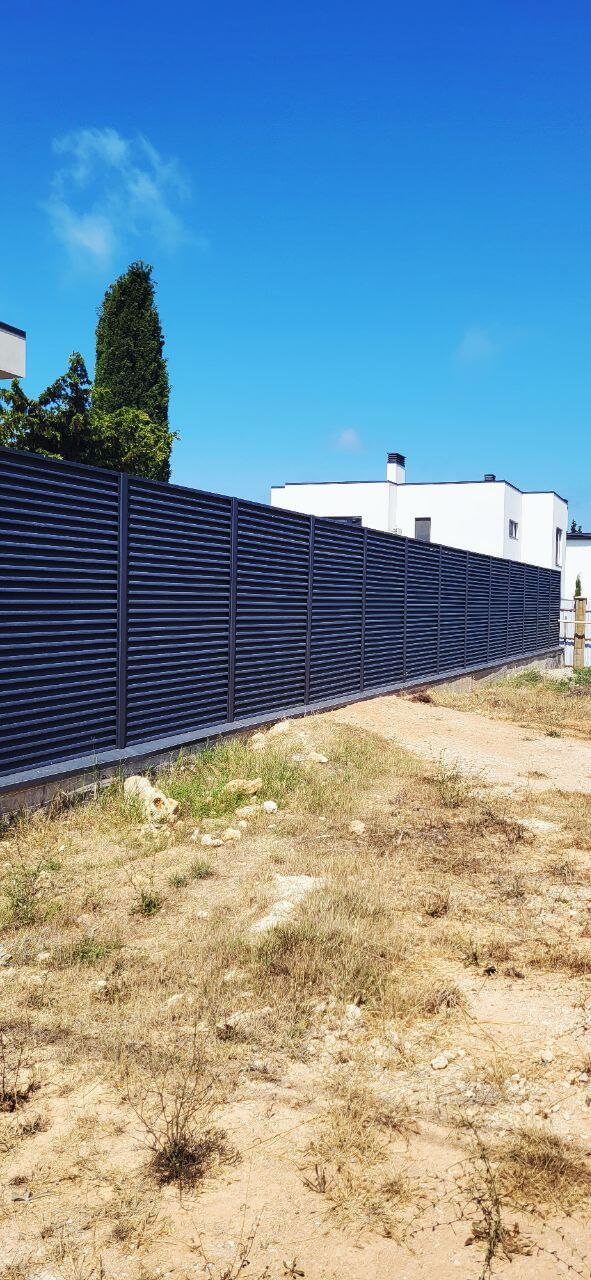Забор-жалюзи 65м RAL7024/7024 Серый Графит МАТТЕ двусторонний фото 6 в Омске