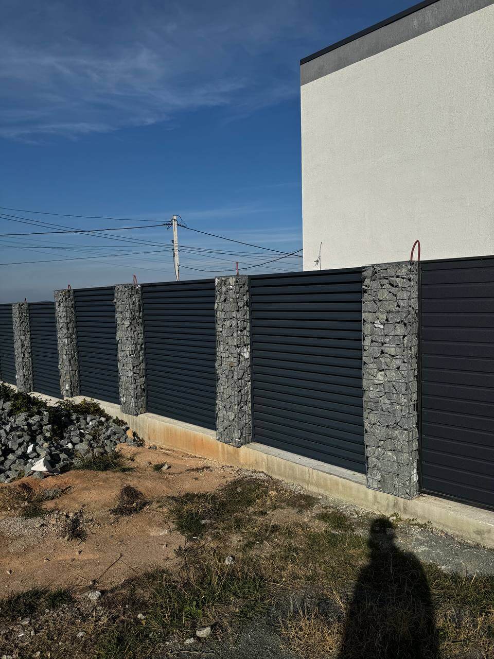 Забор-жалюзи из ламелей ЭКО-Z-US усиленных 36м RAL7024/7024 Серый Графит двусторонний МАТТЕ фото 6 в Омске