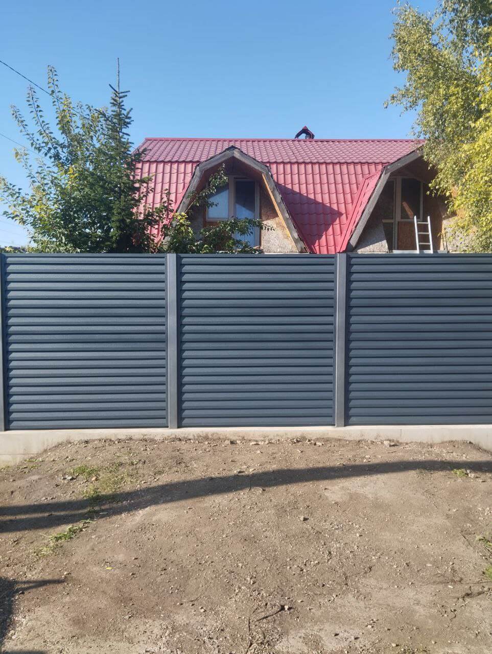 Забор-жалюзи из ламелей Реснички 54м RAL7024/7024 Серый Графит двусторонний МАТТЕ в Омске