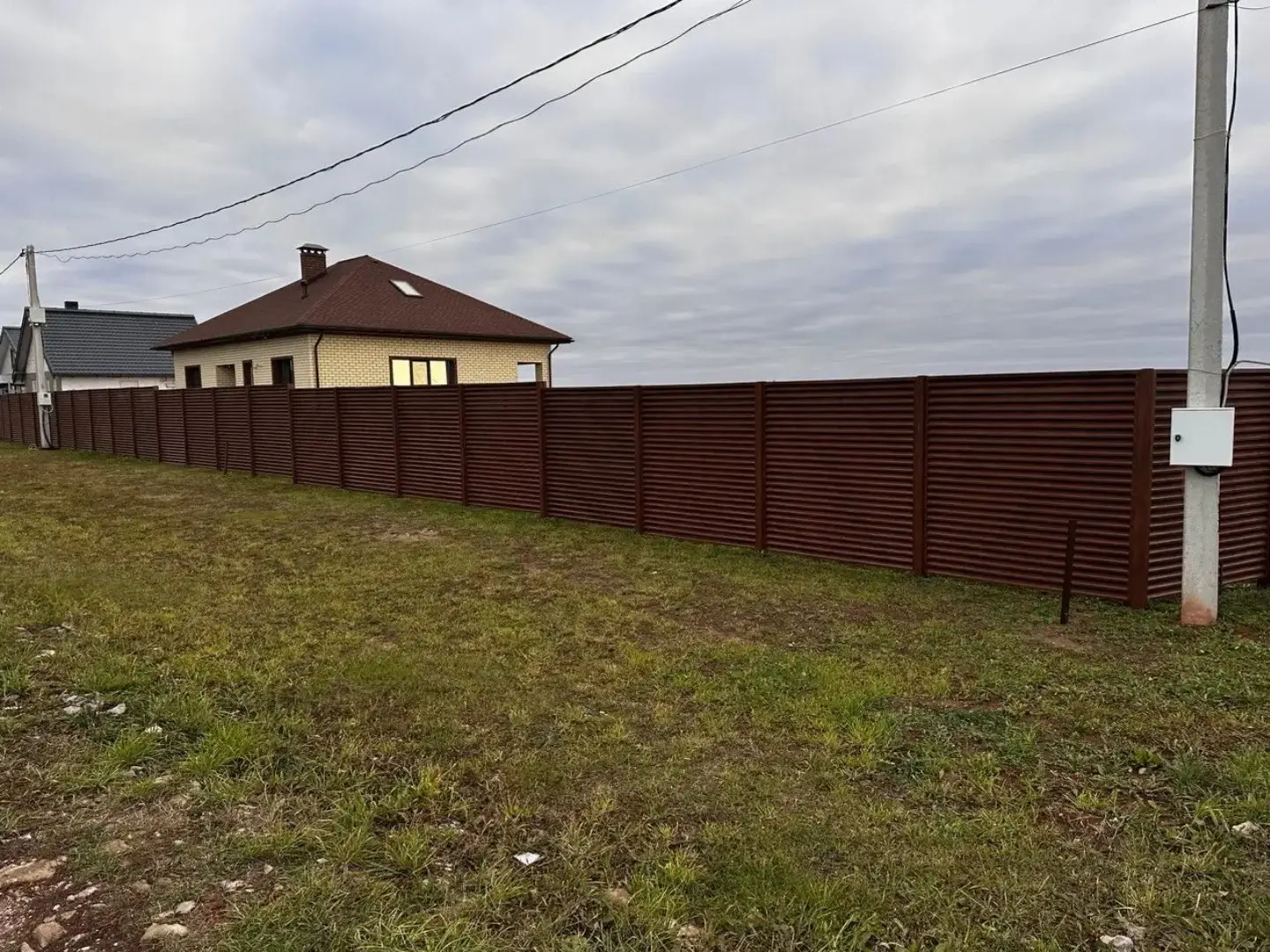 Забор-жалюзи из ламелей ЭКО-Z 58м Темный Дуб 3D Принтек фото 2 в Омске